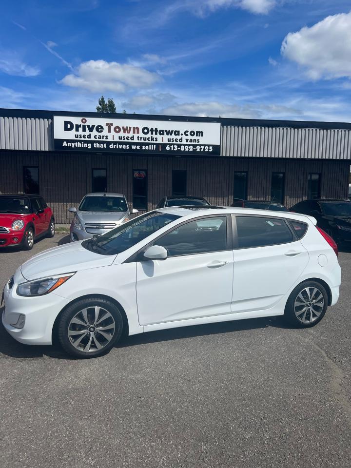 2017 Hyundai Accent 5DR HB AUTO SE - Photo #1