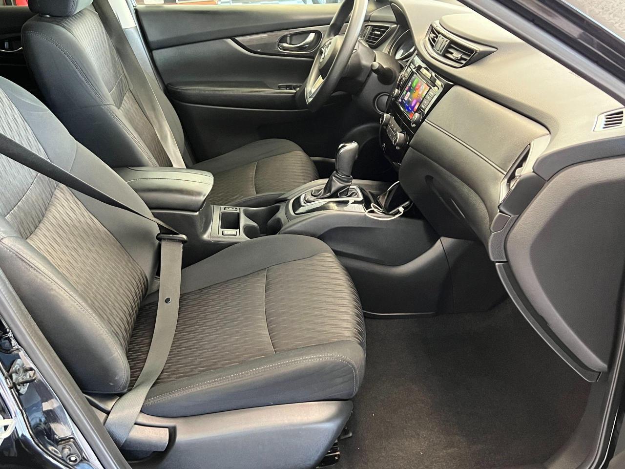 2018 Nissan Rogue SV AWD+New Tires & Brakes+Camera+CLEAN CARFAX Photo99