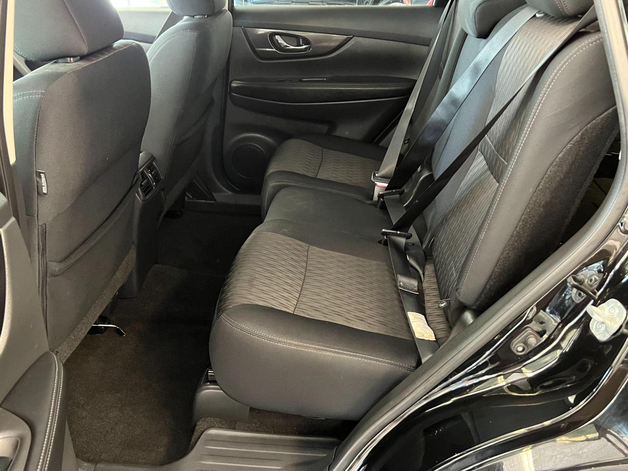 2018 Nissan Rogue SV AWD+New Tires & Brakes+Camera+CLEAN CARFAX Photo101