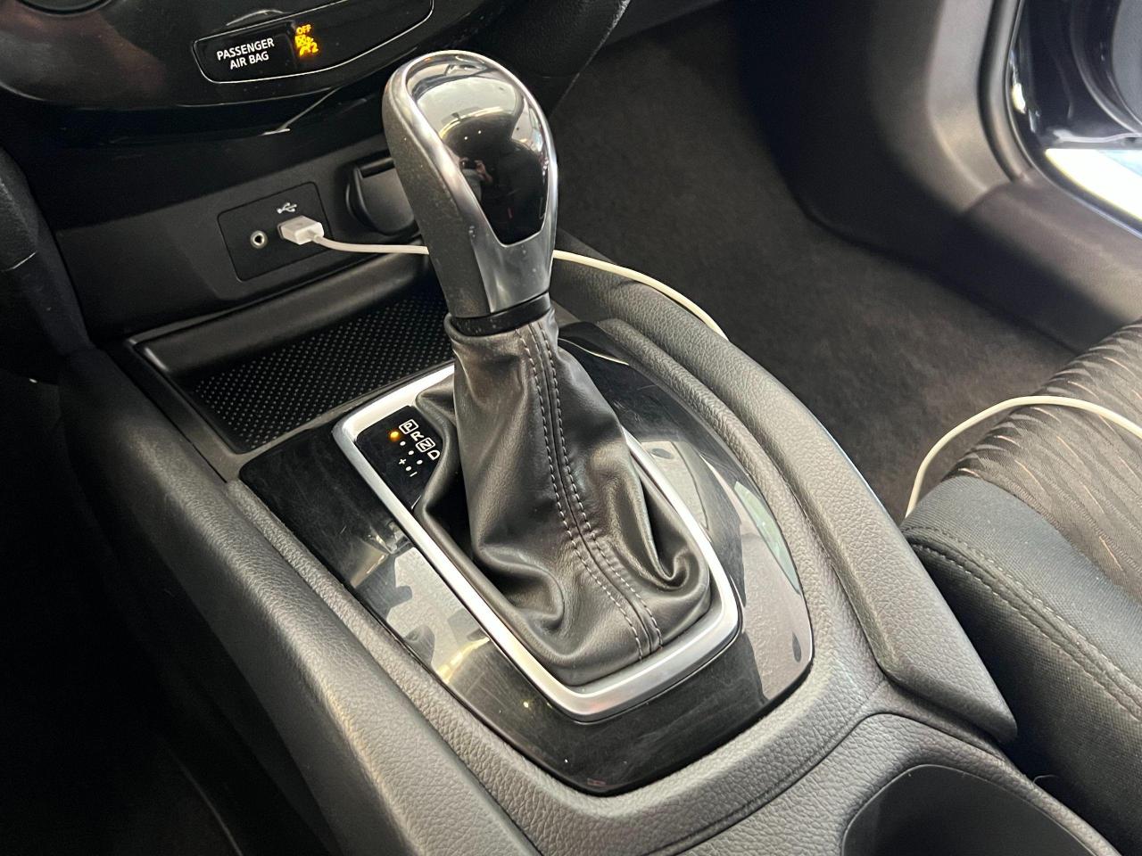 2018 Nissan Rogue SV AWD+New Tires & Brakes+Camera+CLEAN CARFAX - Photo #41
