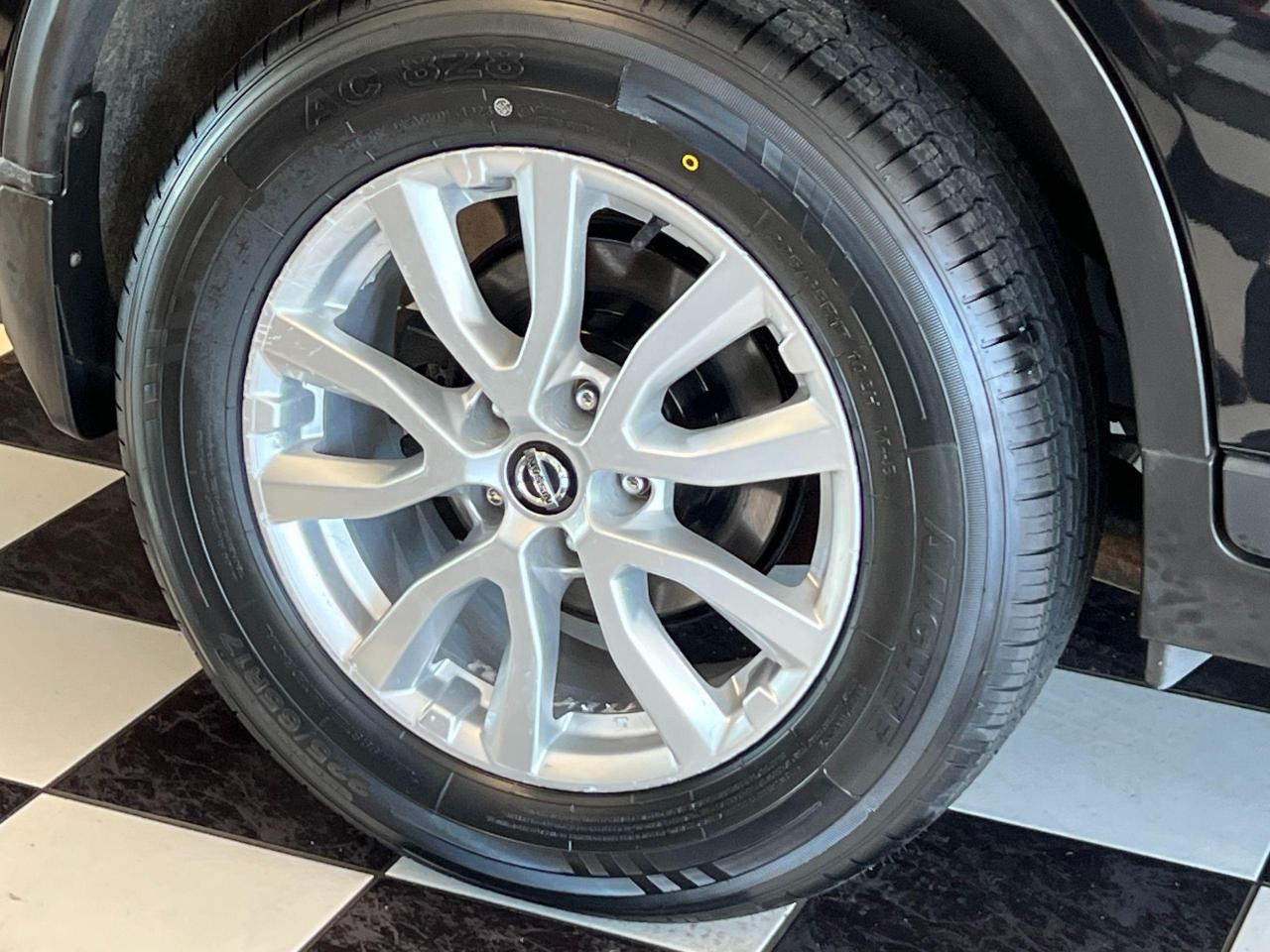 2018 Nissan Rogue SV AWD+New Tires & Brakes+Camera+CLEAN CARFAX - Photo #61