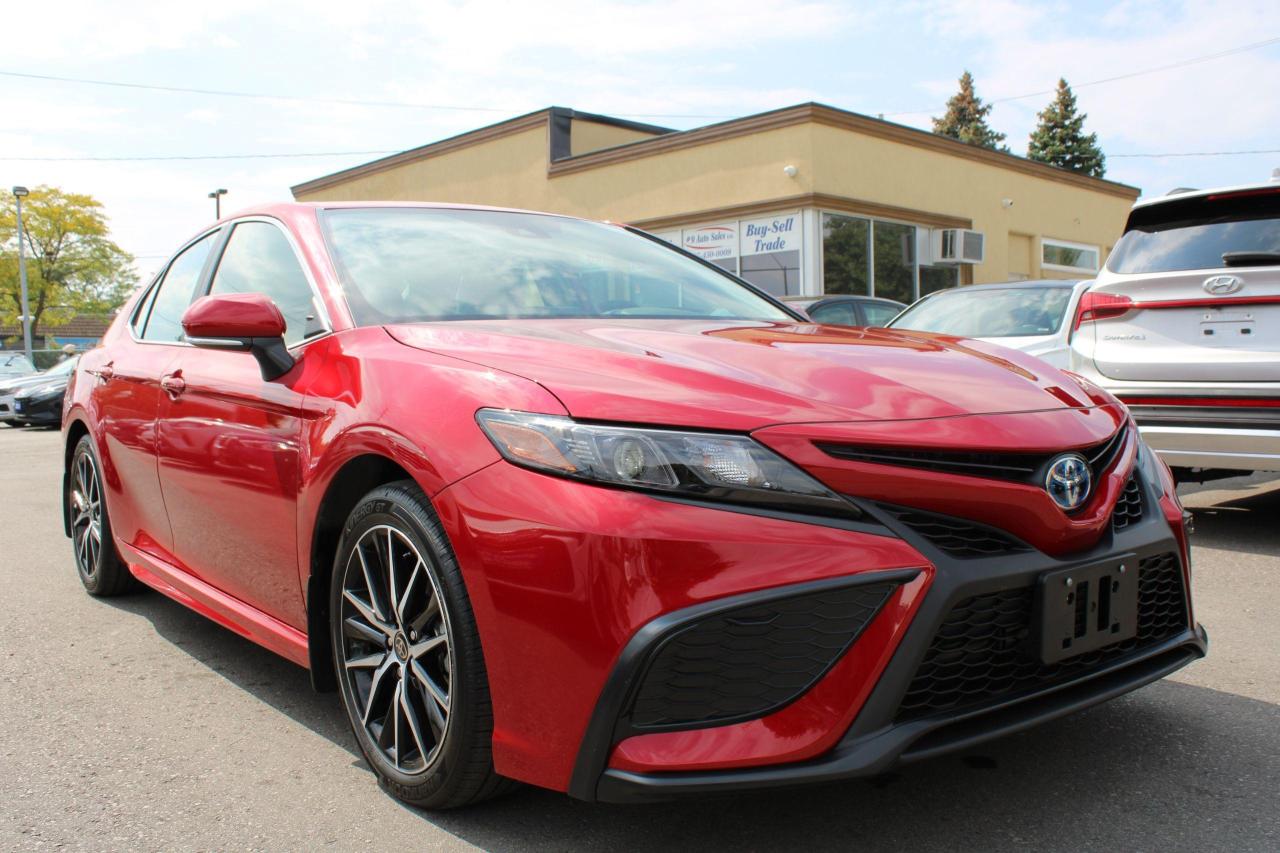 2024 Toyota Camry Hybrid SE Auto