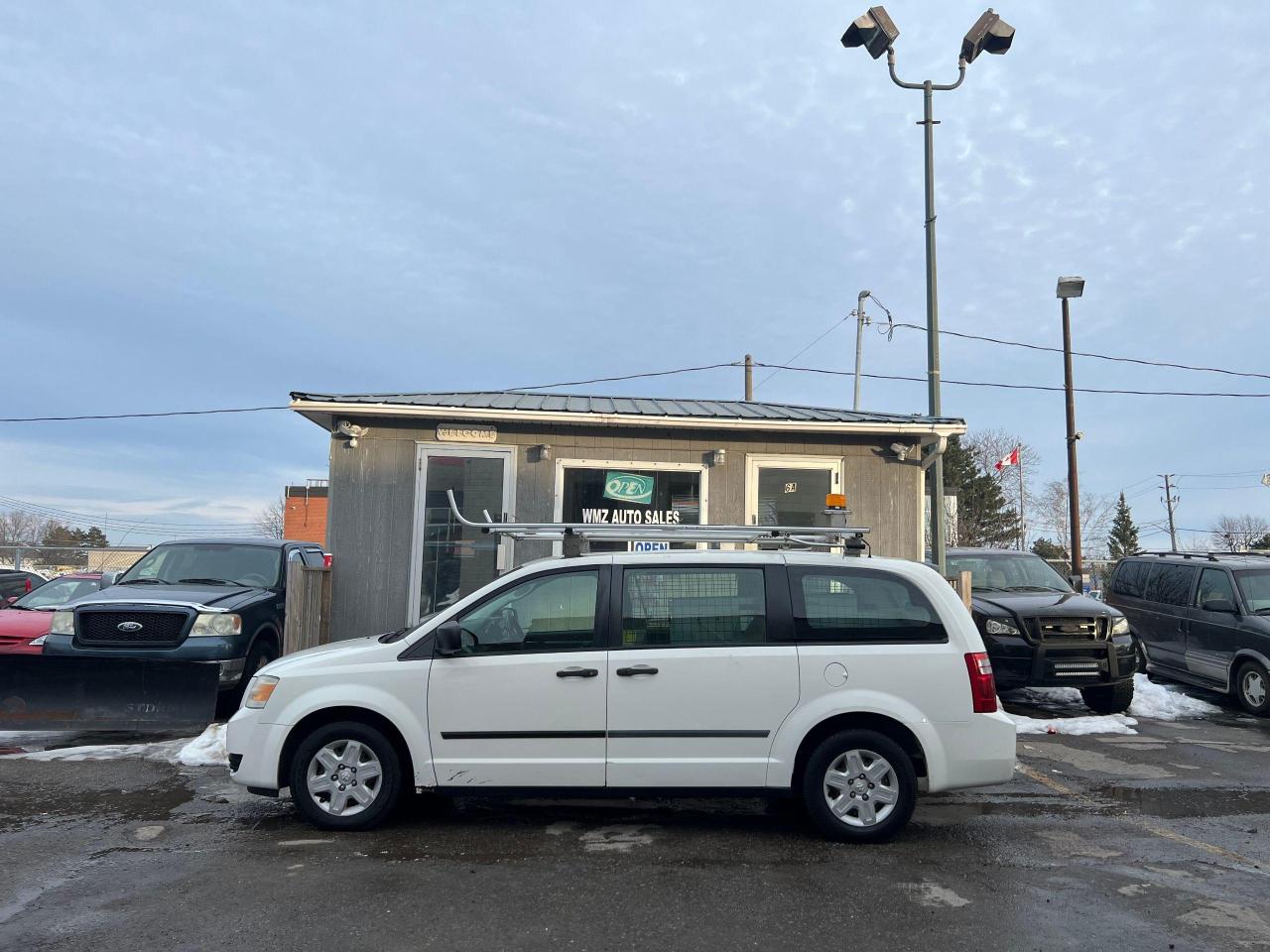 2010 Dodge Grand Caravan C/V Photo2