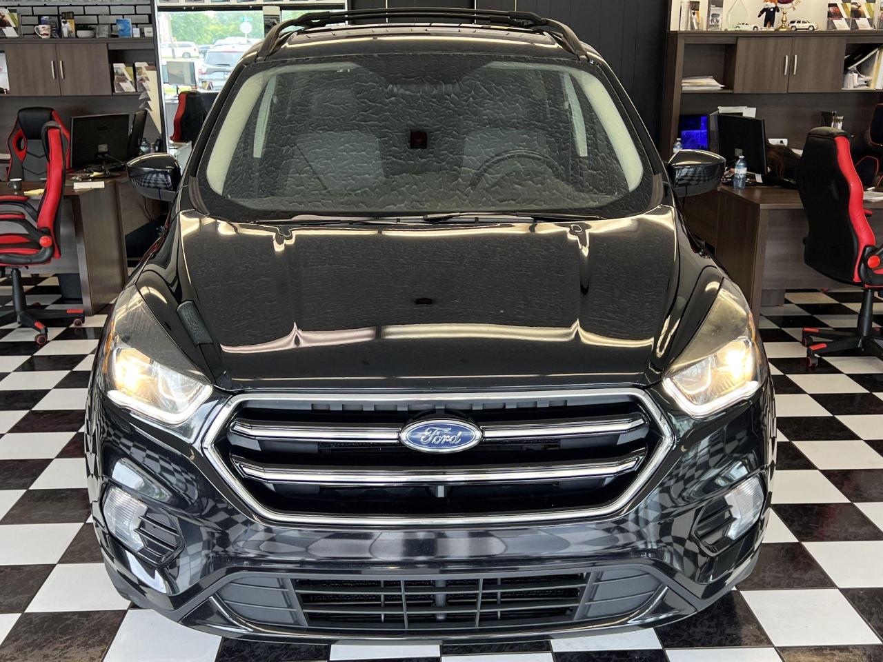 2017 Ford Escape SE 4WD W/Appearance PKG+New Brakes+CLEAN CARFAX Photo6