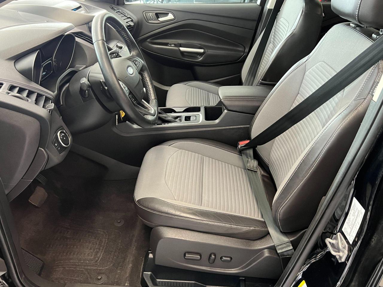 2017 Ford Escape SE 4WD W/Appearance PKG+New Brakes+CLEAN CARFAX Photo18