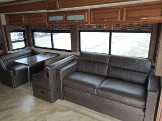 2016 Fleetwood Bounder 34T - Photo #6