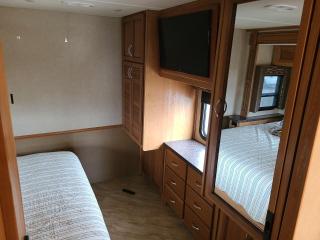 2016 Fleetwood Bounder 34T - Photo #10