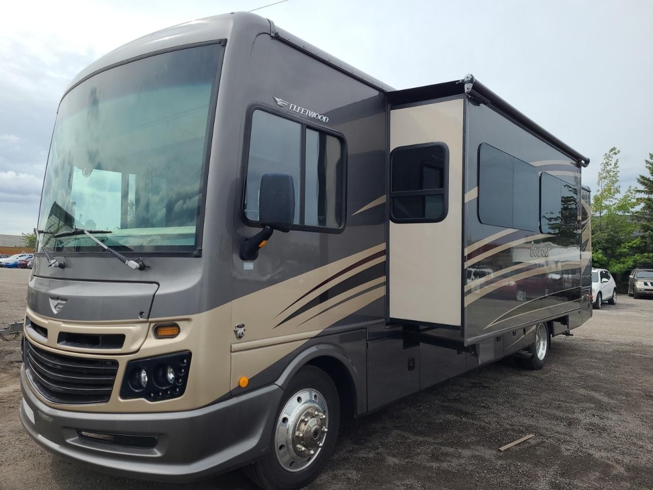 2016 Fleetwood Bounder 34T - Photo #1