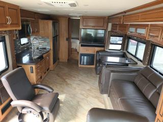 2016 Fleetwood Bounder 34T - Photo #5