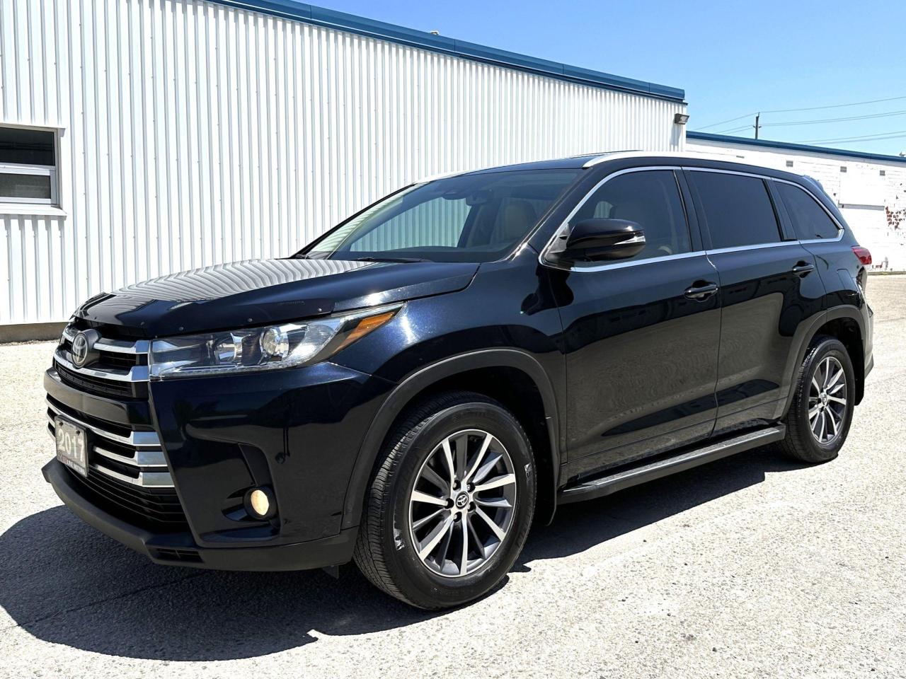 Used 2017 Toyota Highlander AWD XLE Navi Camera BlindSpot PCS LDA for sale in Kitchener, ON