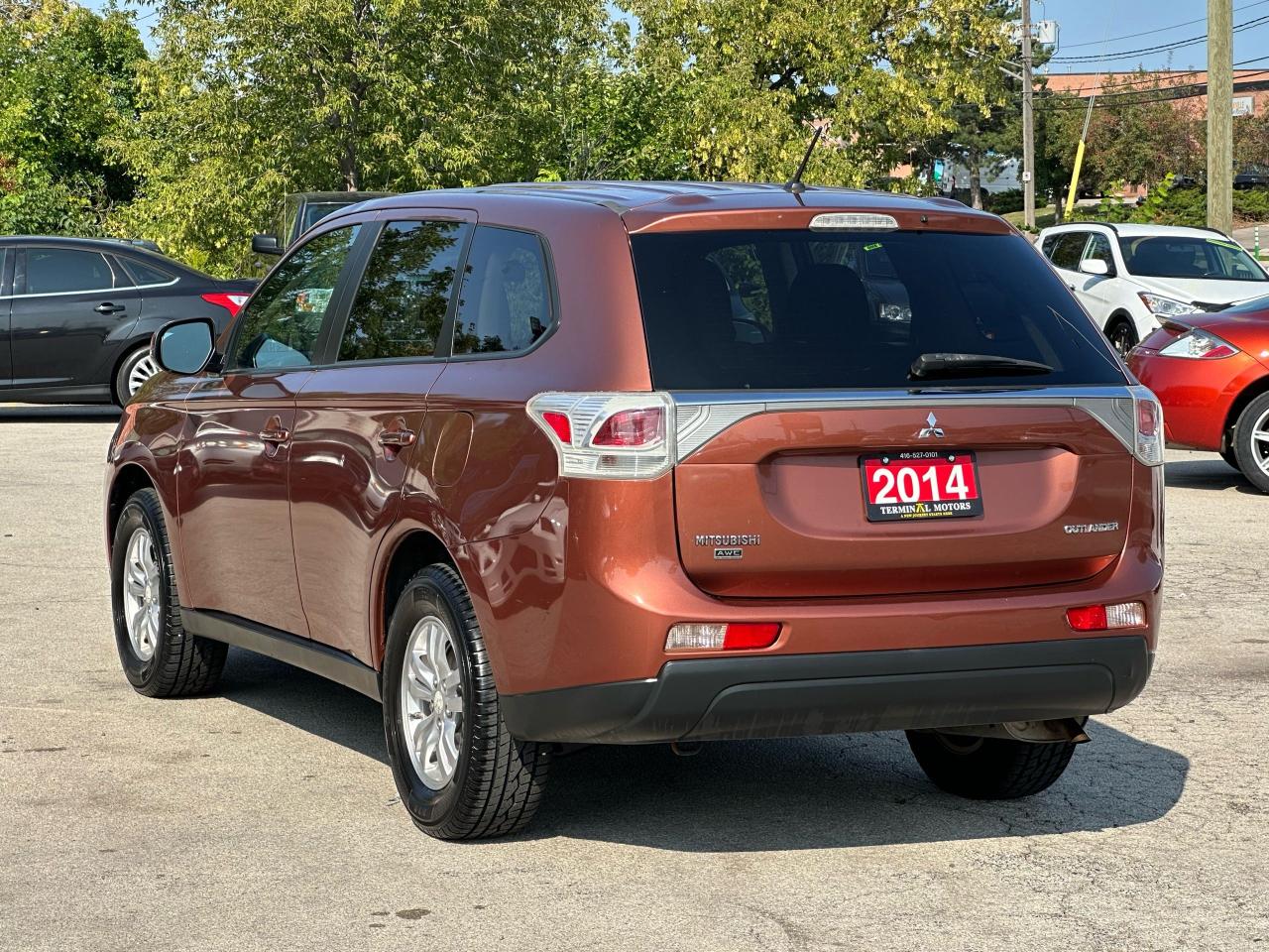 2014 Mitsubishi Outlander  Photo2