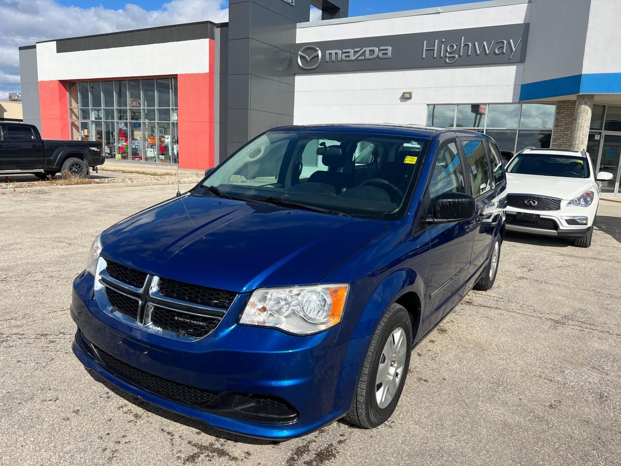 Used 2011 Dodge Grand Caravan SE/SXT SE Wagon for sale in Steinbach, MB