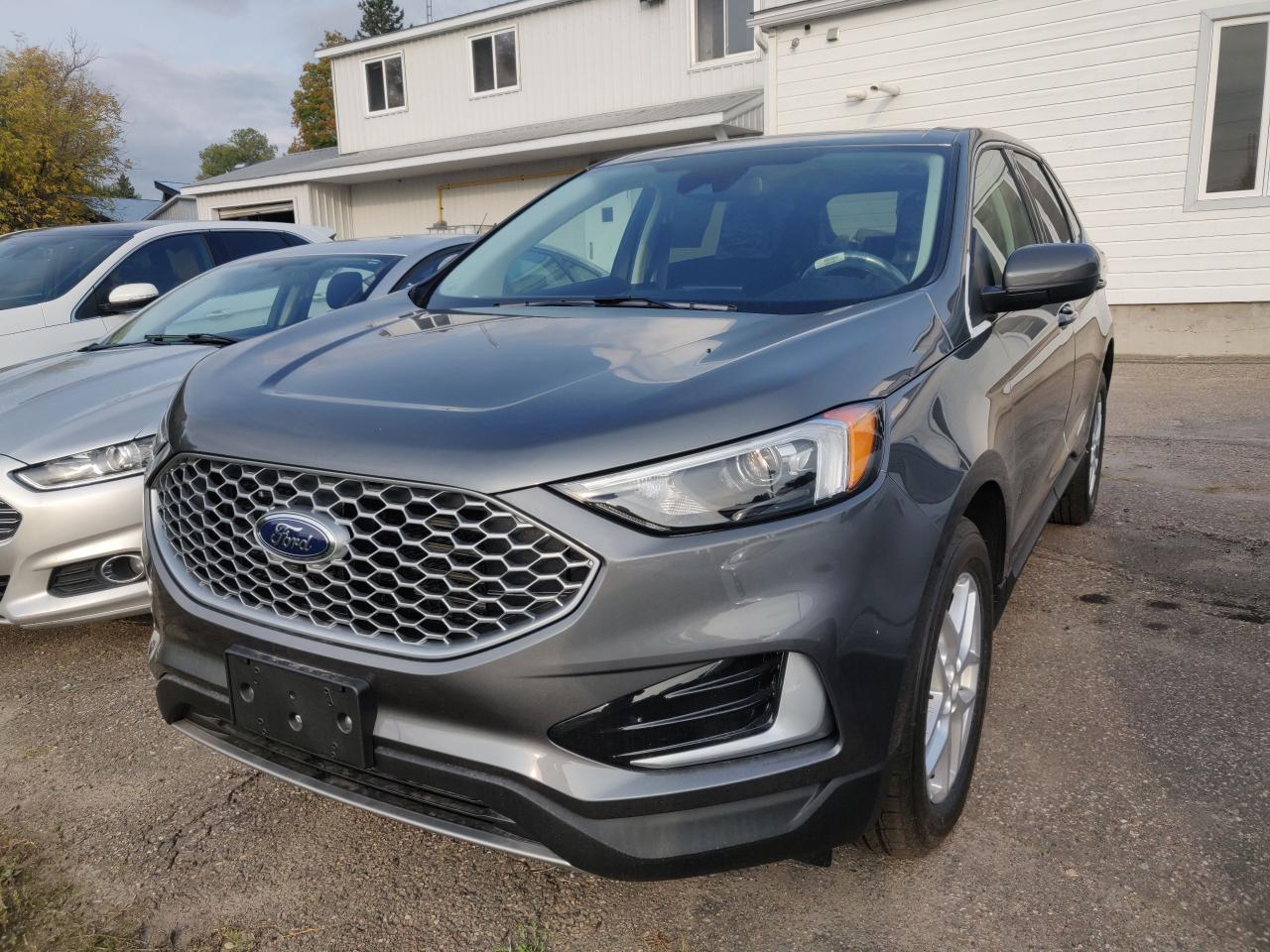 2024 Ford Edge SEL Photo0