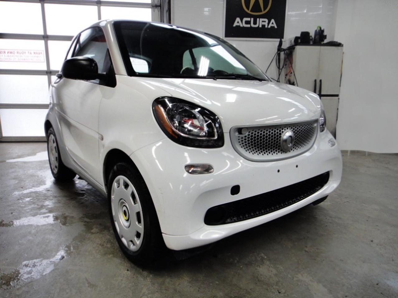 2016 Smart fortwo ALL SERVICE RECORDS,NO ACCIDENT,NAVI - Photo #1