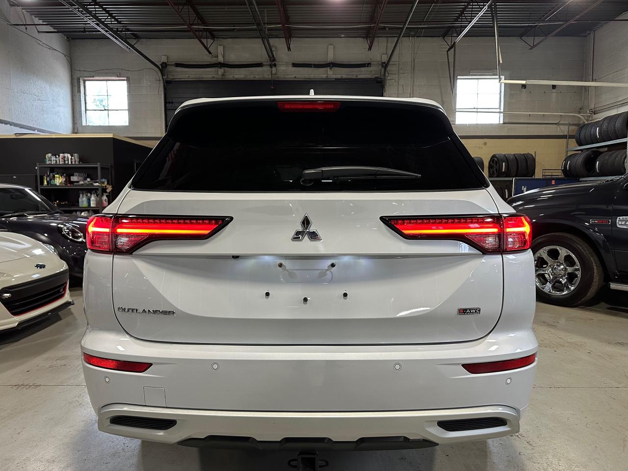 2022 Mitsubishi Outlander GT PREMIUM S-AWC | 7 PASSENGER | LEATHER | ALL OPT - Photo #10