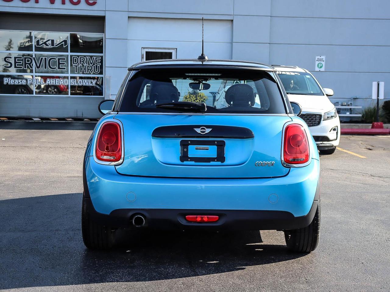 2018 MINI 3 Door Cooper COOPER | NO ACCIDENT | LEATHER | HTD SEATS | CAMERA | FULLY CERTIFIED Photo3