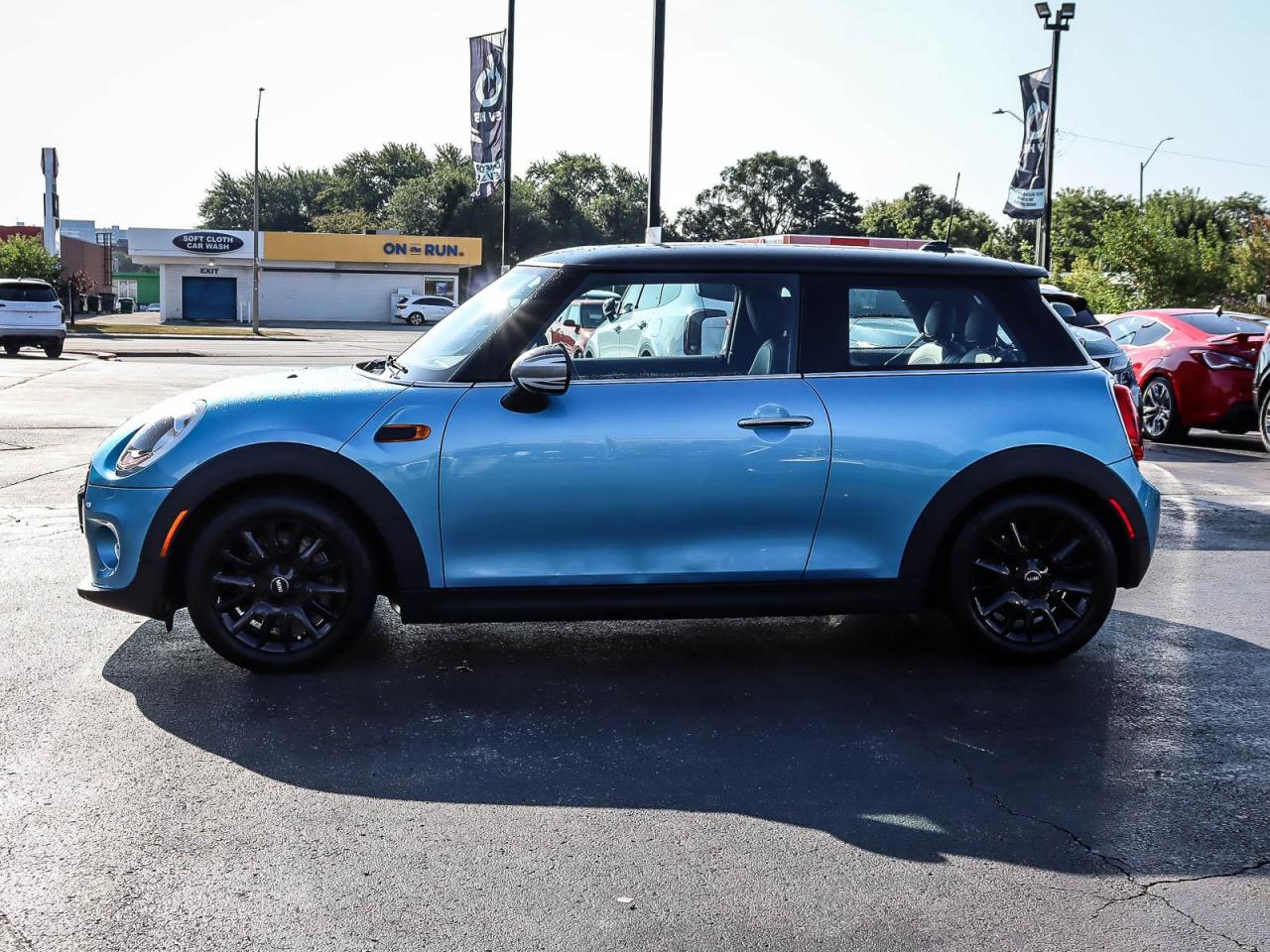 2018 MINI 3 Door Cooper COOPER | NO ACCIDENT | LEATHER | HTD SEATS | CAMERA | FULLY CERTIFIED Photo4