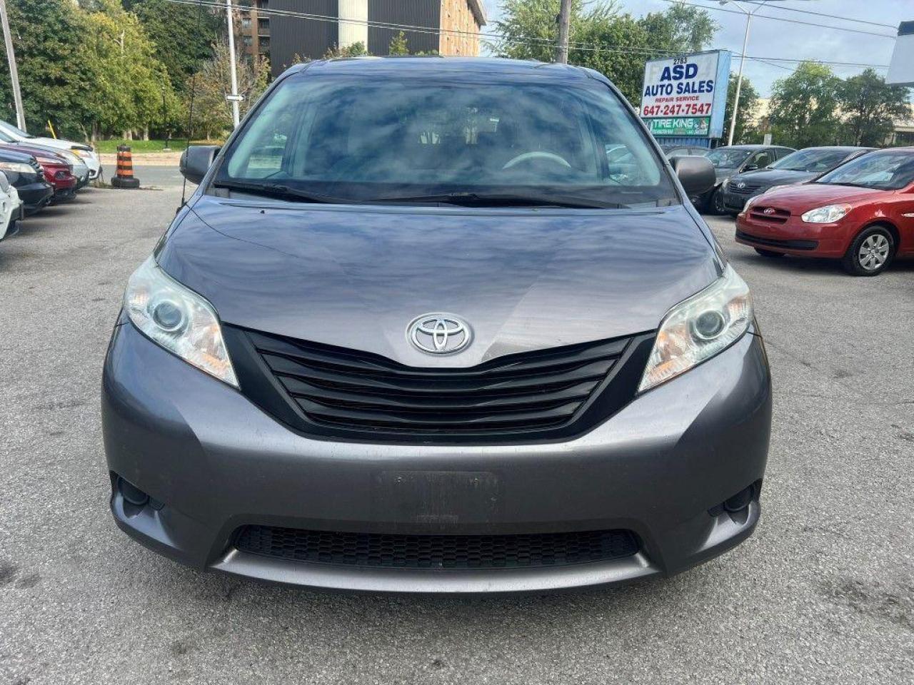2014 Toyota Sienna LE