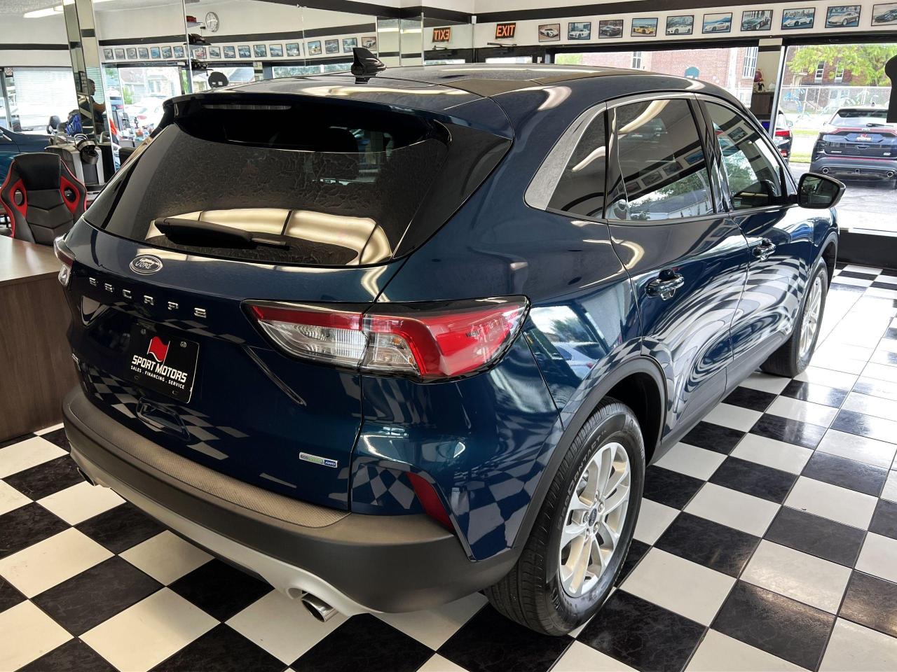 2020 Ford Escape SE AWD+Adaptive Cruise+Remote Start+CLEAN CARFAX - Photo #4
