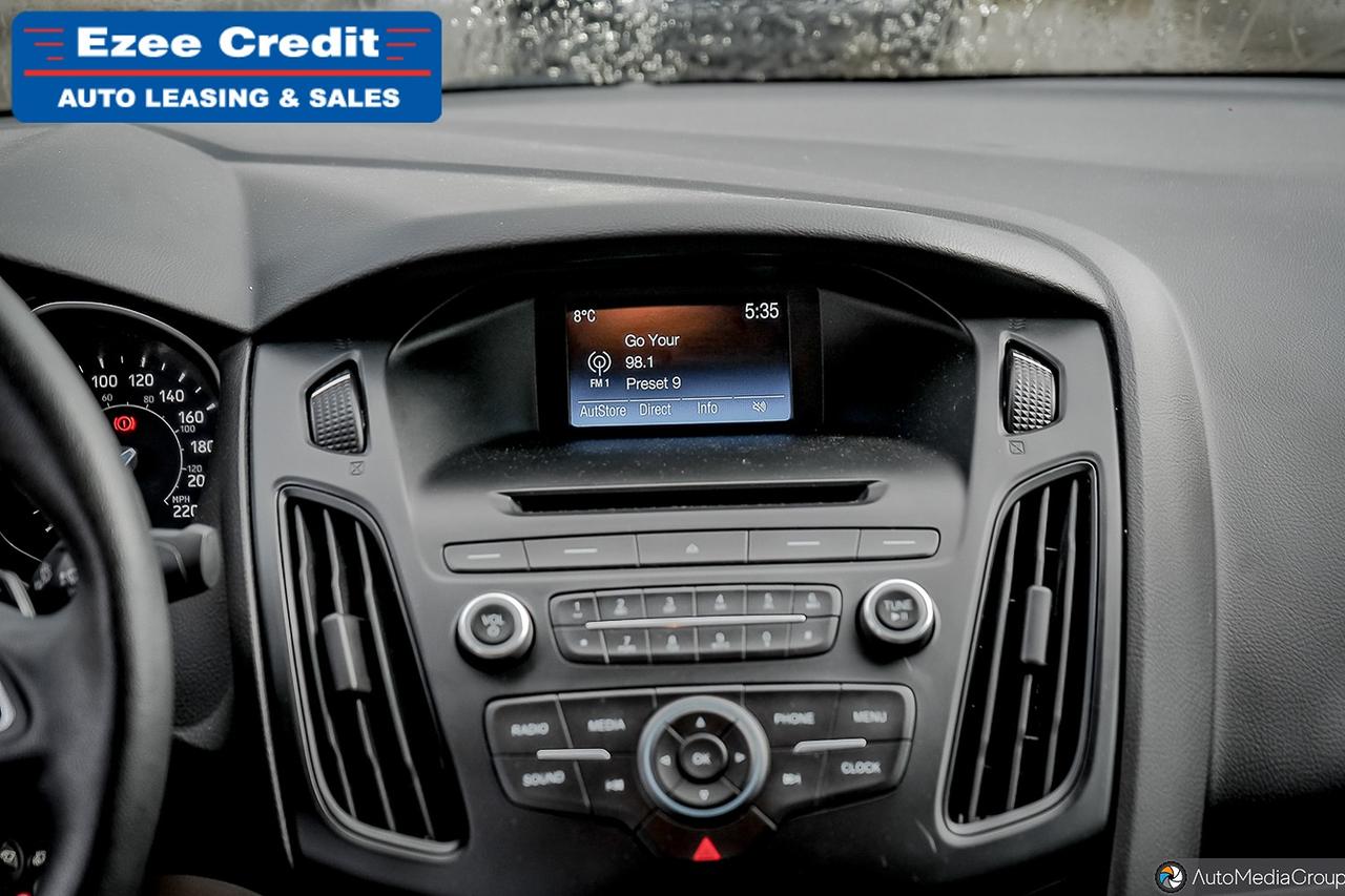 2015 Ford Focus SE Photo