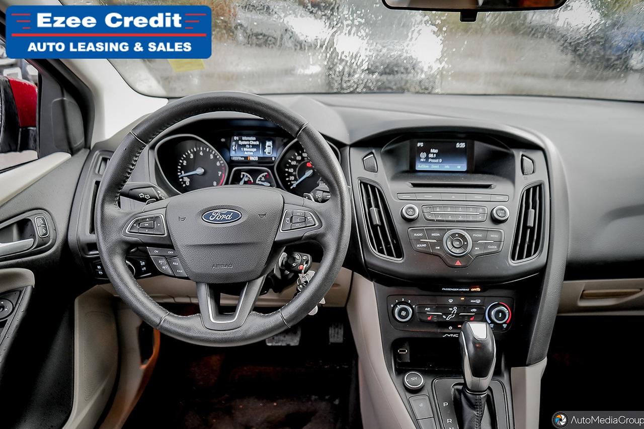 2015 Ford Focus SE Photo