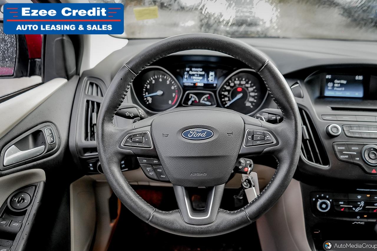 2015 Ford Focus SE Photo