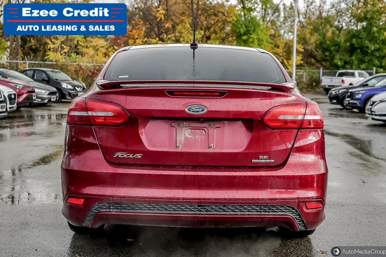 2015 Ford Focus SE Photo4