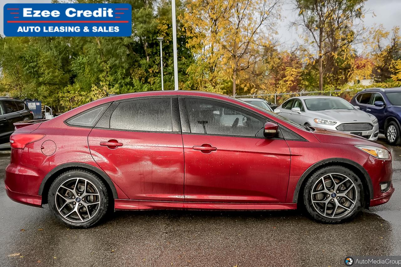 2015 Ford Focus SE Photo2