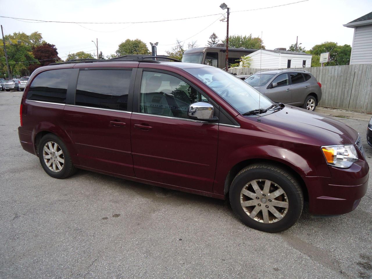 2008 Chrysler Town & Country 4DR WGN TOURING - Photo #2