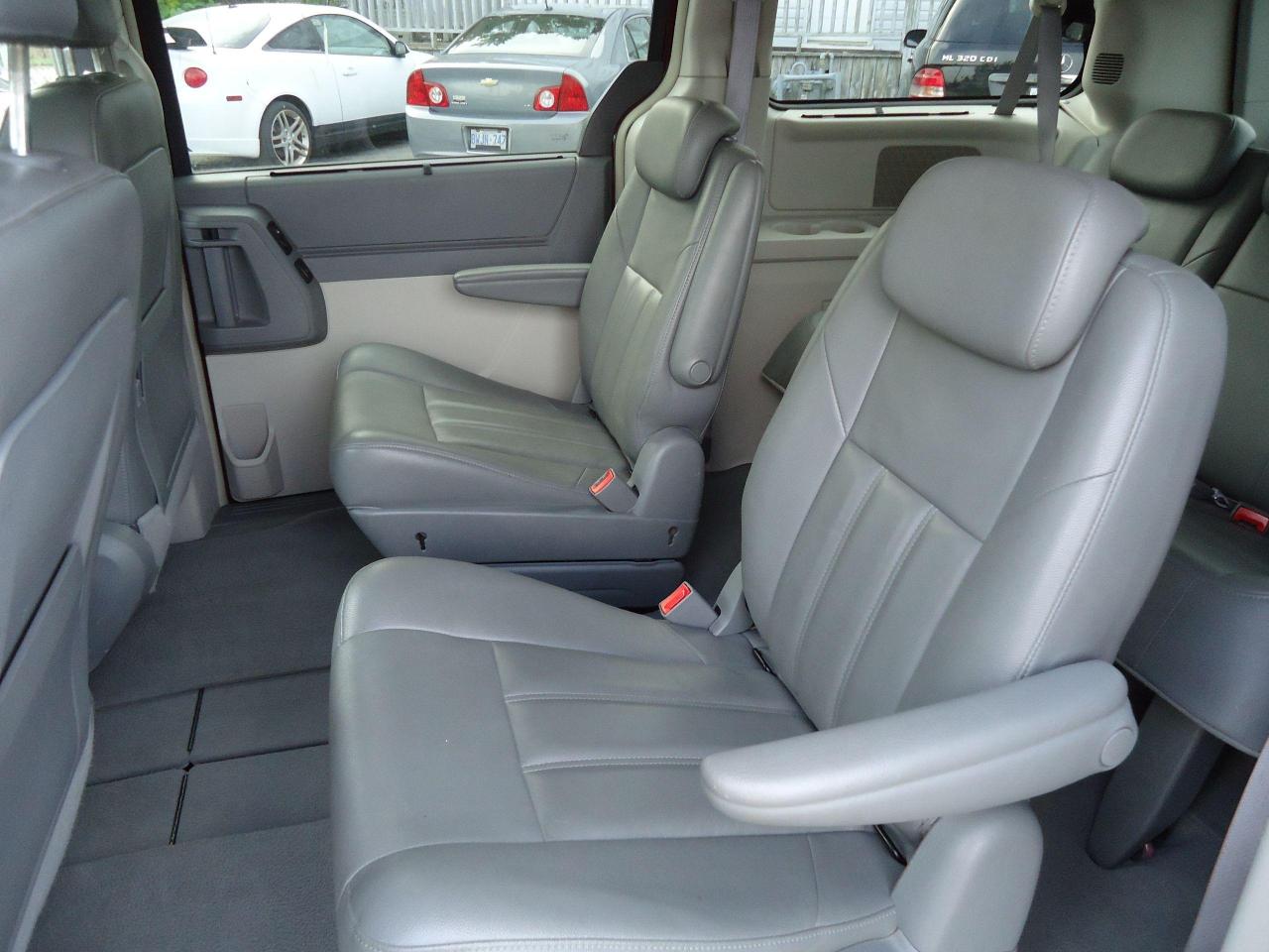 2008 Chrysler Town & Country 4DR WGN TOURING - Photo #7