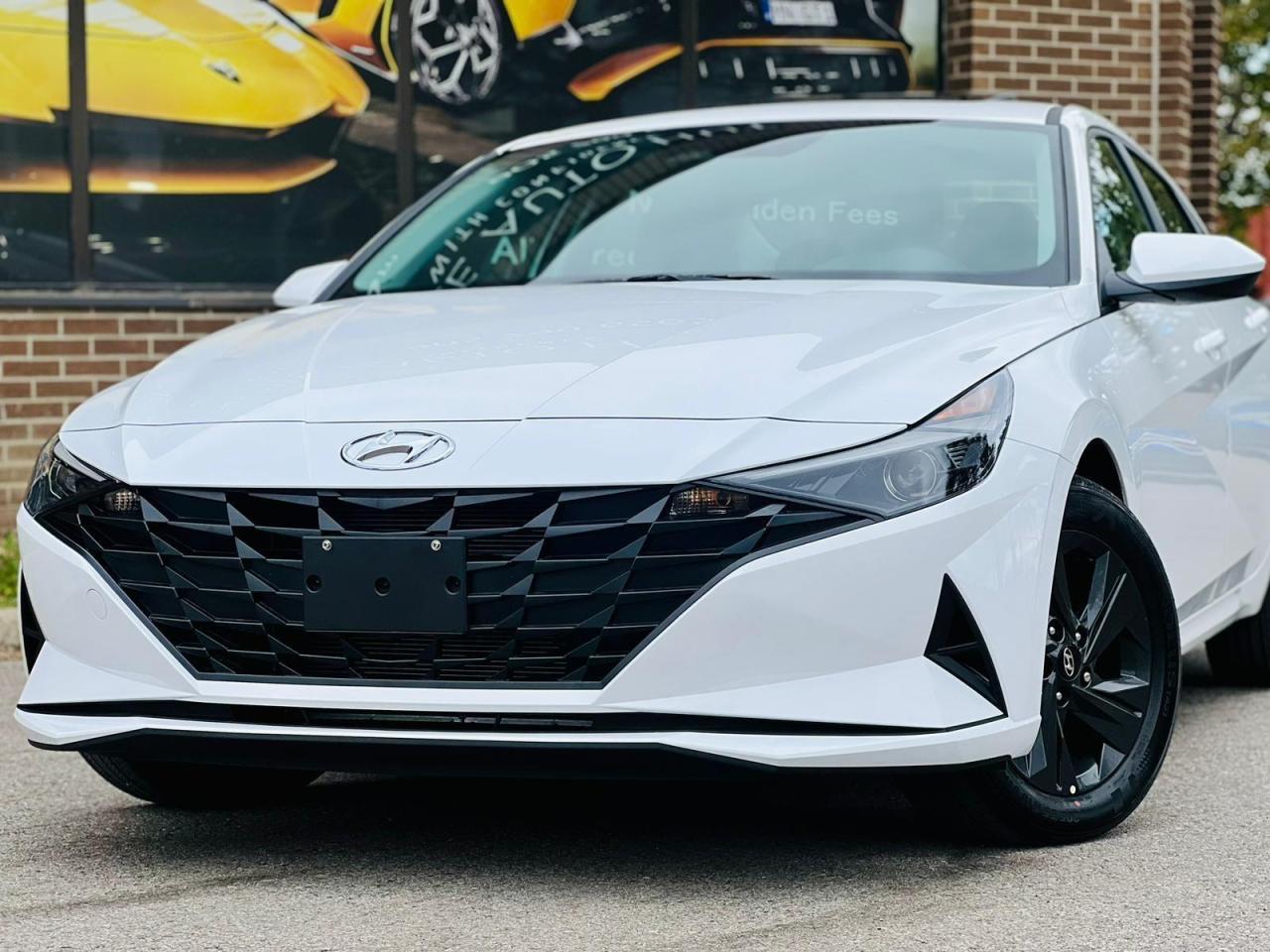 2023 Hyundai Elantra Preferred Photo3