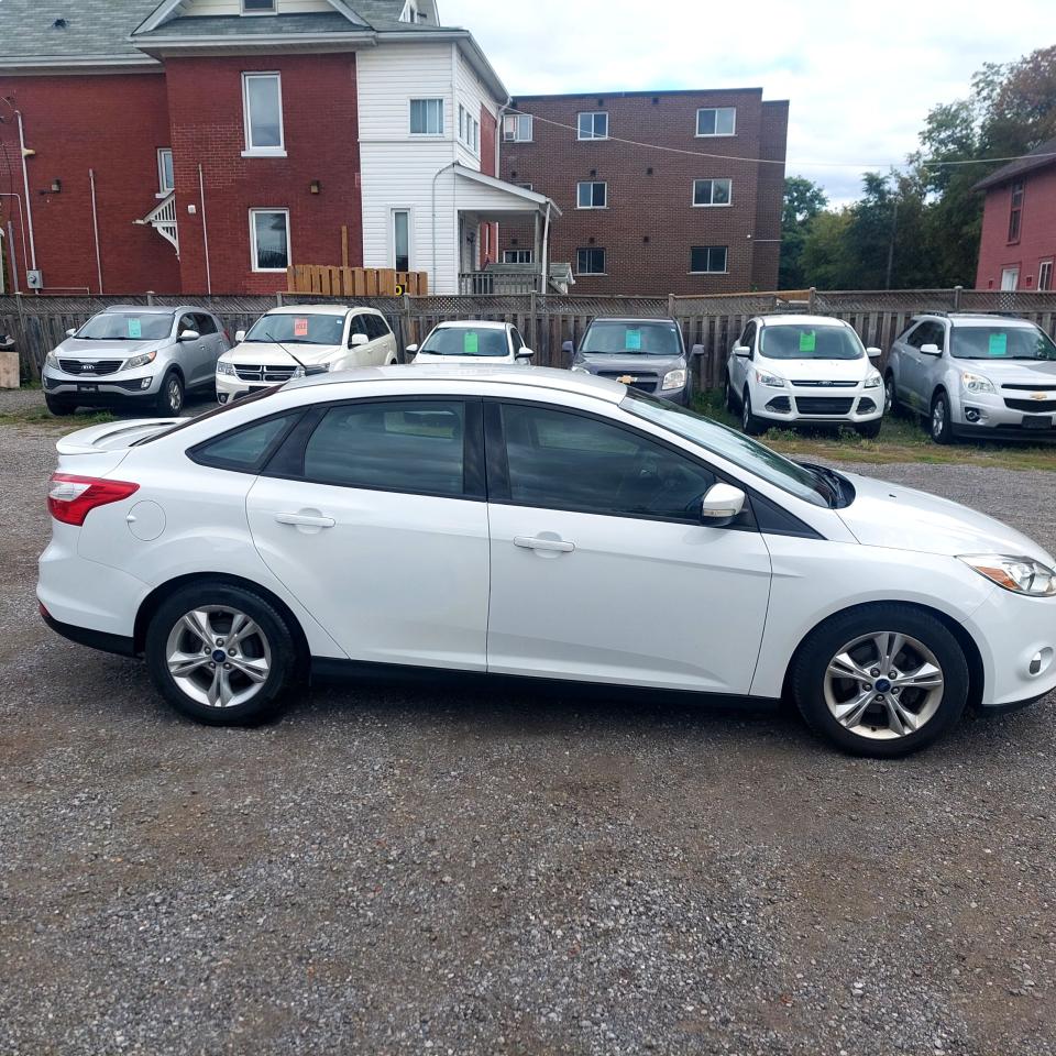 2013 Ford Focus 4DR SDN SE - Photo #2