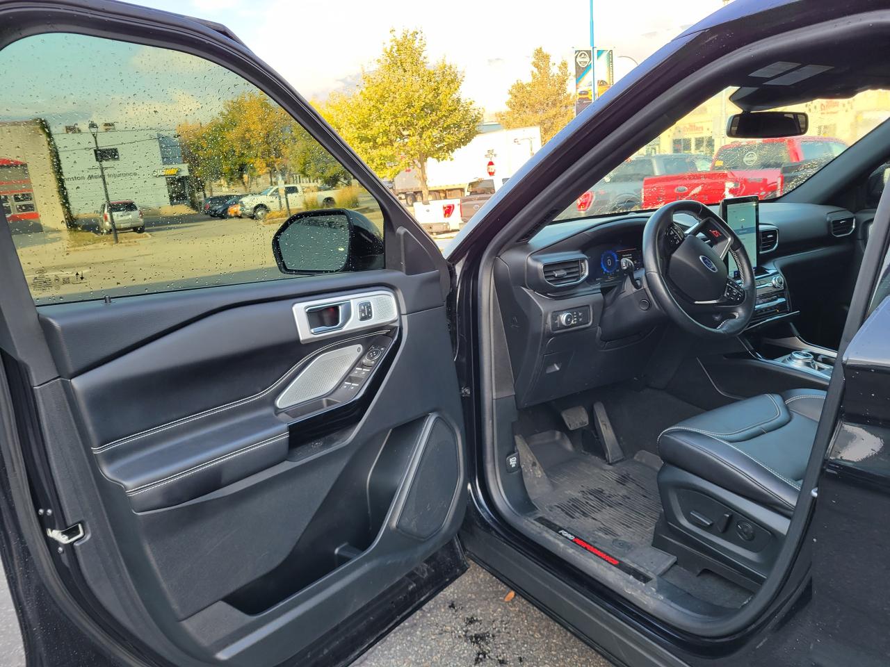 2021 Ford Explorer ST Photo5