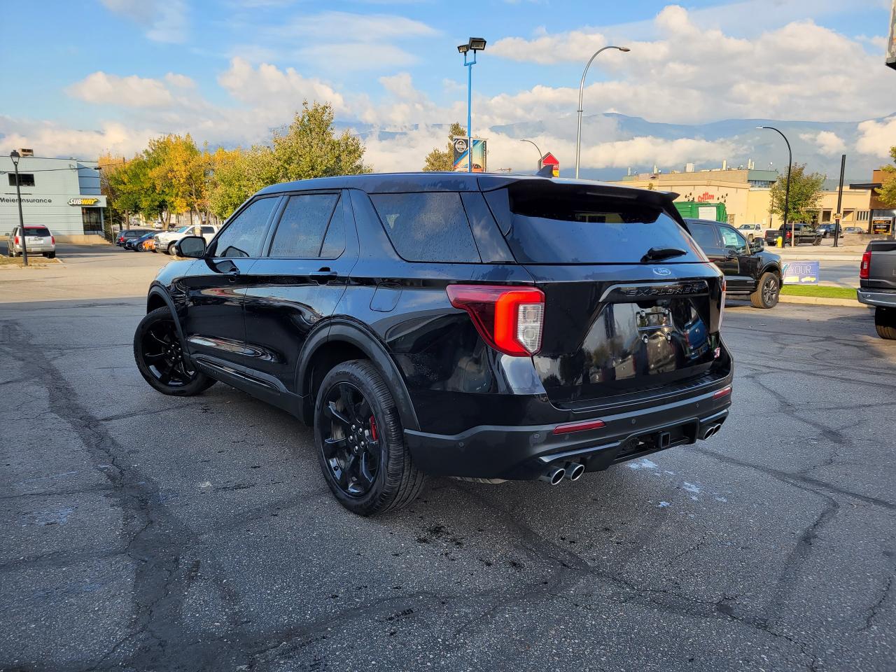 2021 Ford Explorer ST Photo4