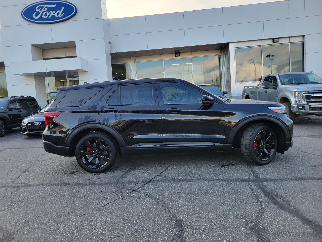 2021 Ford Explorer ST Photo5