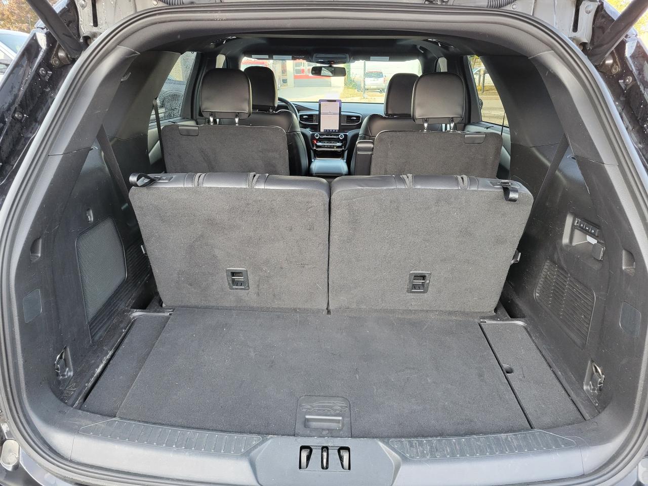 2021 Ford Explorer ST Photo5