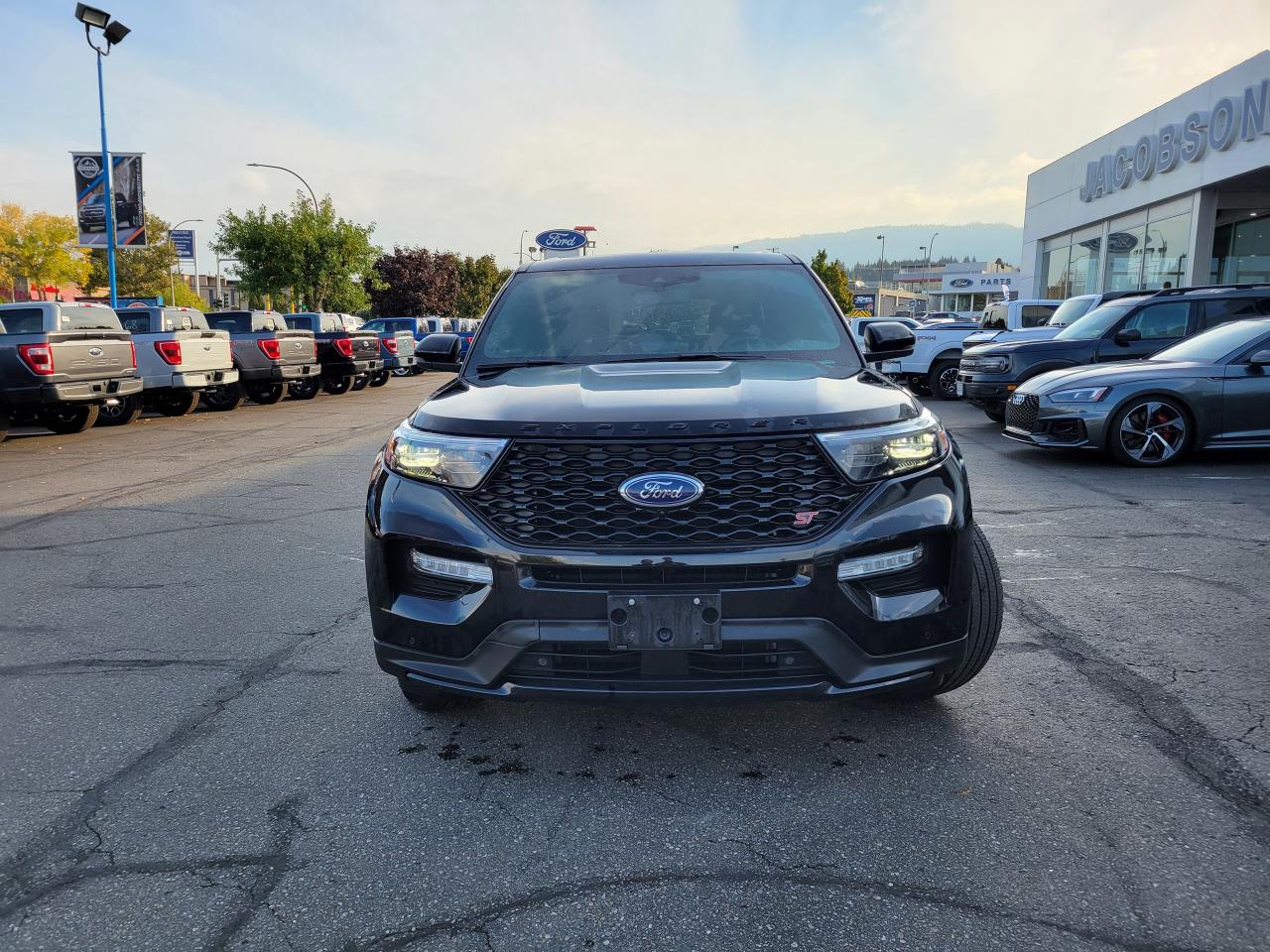 2021 Ford Explorer ST Photo1