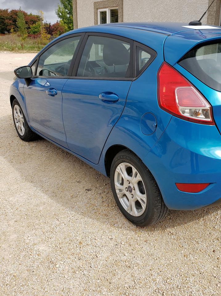 2015 Ford Fiesta 5dr HB SE - Photo #2