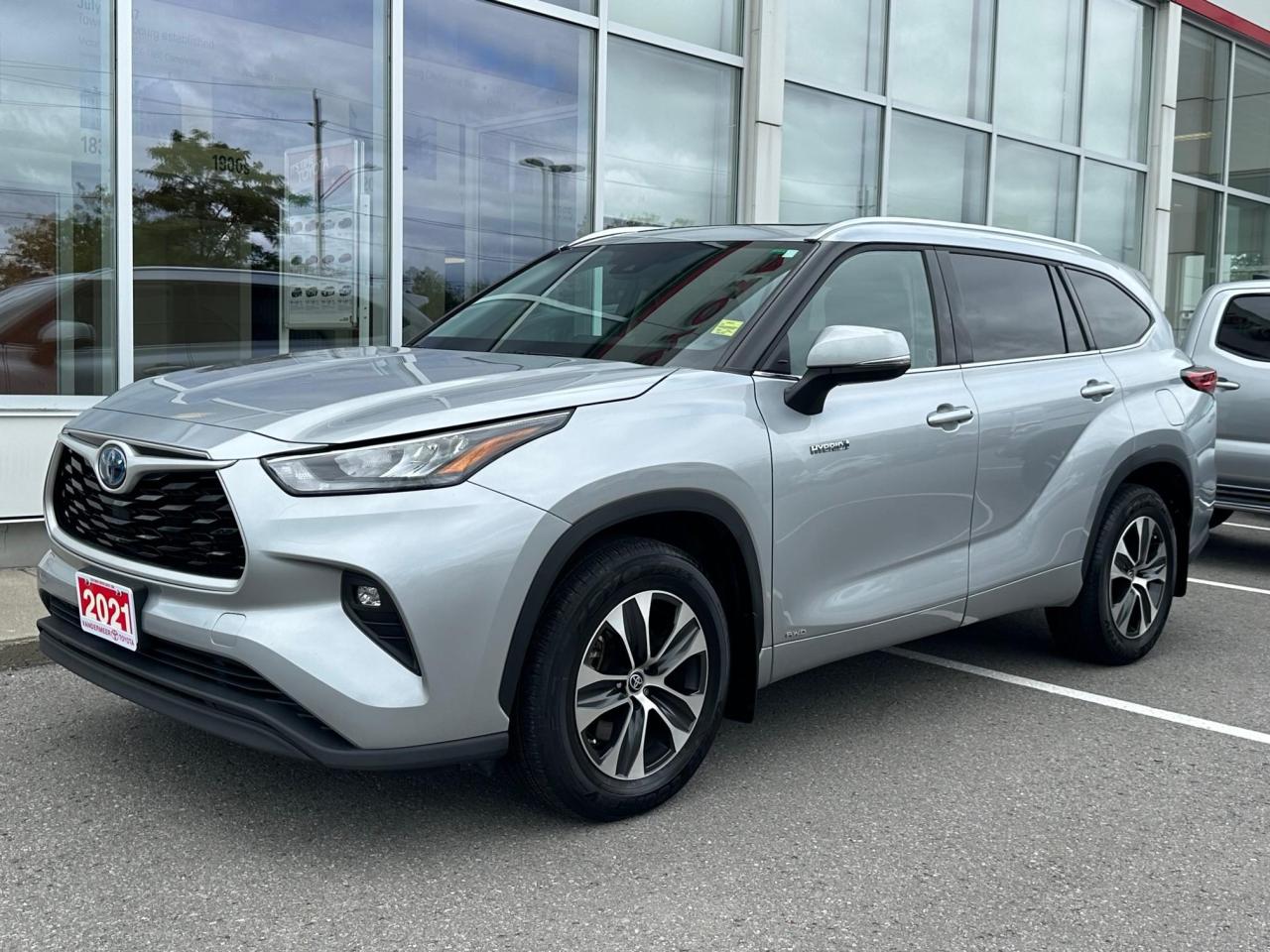 Used 2021 Toyota Highlander HYBRID XLE-ONE OWNER BOUGHT AND SERVICED HERE! for sale in Cobourg, ON