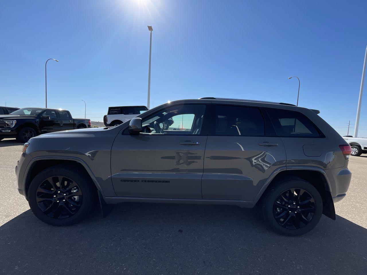 Used 2021 Jeep Grand Cherokee Laredo Altitude for sale in Medicine Hat, AB