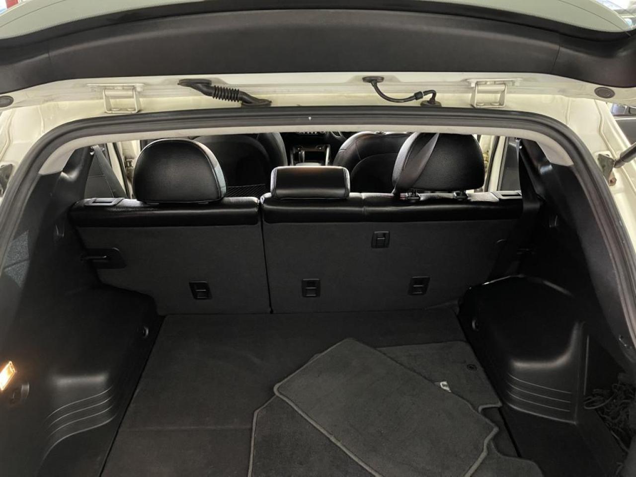 2011 Hyundai Tucson GLS SPORT AWD BLUETOOTH/1 OWNER/LEATHER/FUEL EFFICIENT !! Photo4