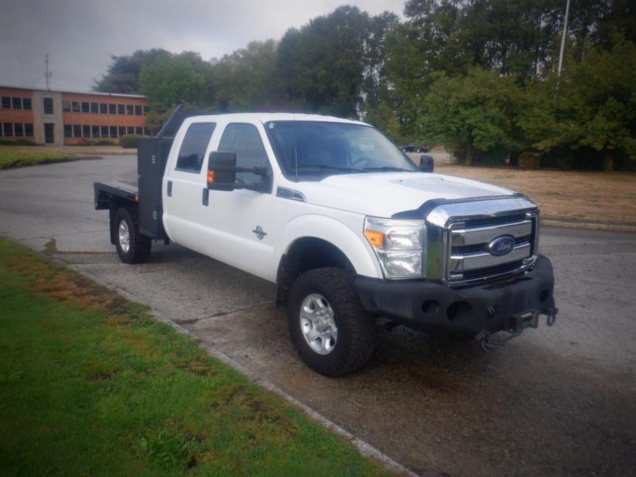 Used 2015 Ford F-350 6 Foot Flat Deck 4WD for sale in Burnaby, BC
