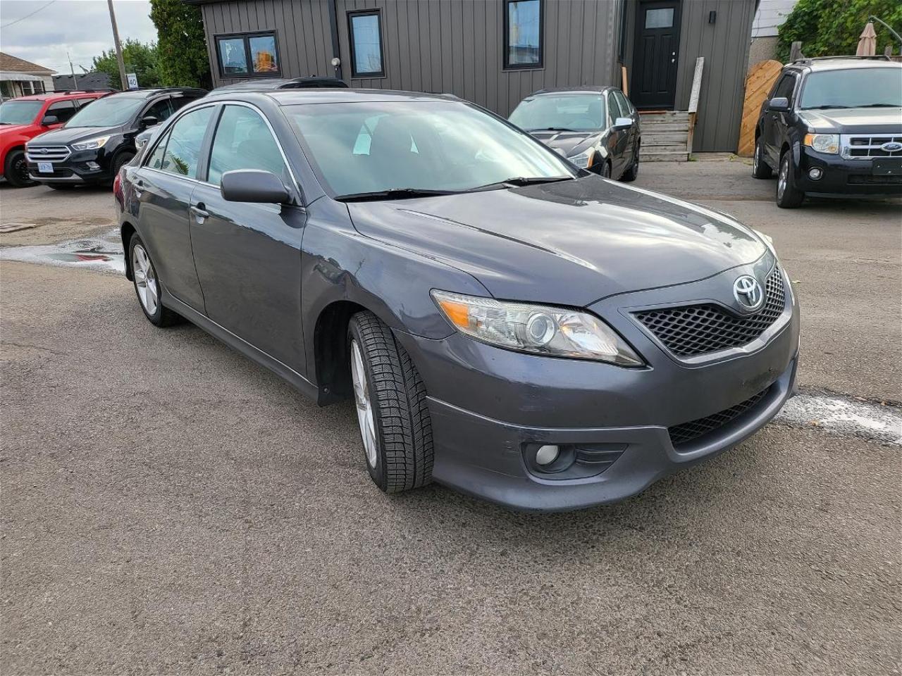 Used 2011 Toyota Camry SE for sale in Hamilton, ON
