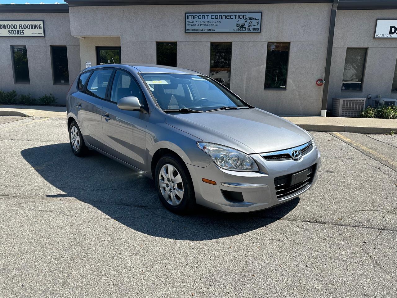 2011 Hyundai Elantra Touring LLOW MILEAGE!SERVICE RECORDS!CERTIFIED !