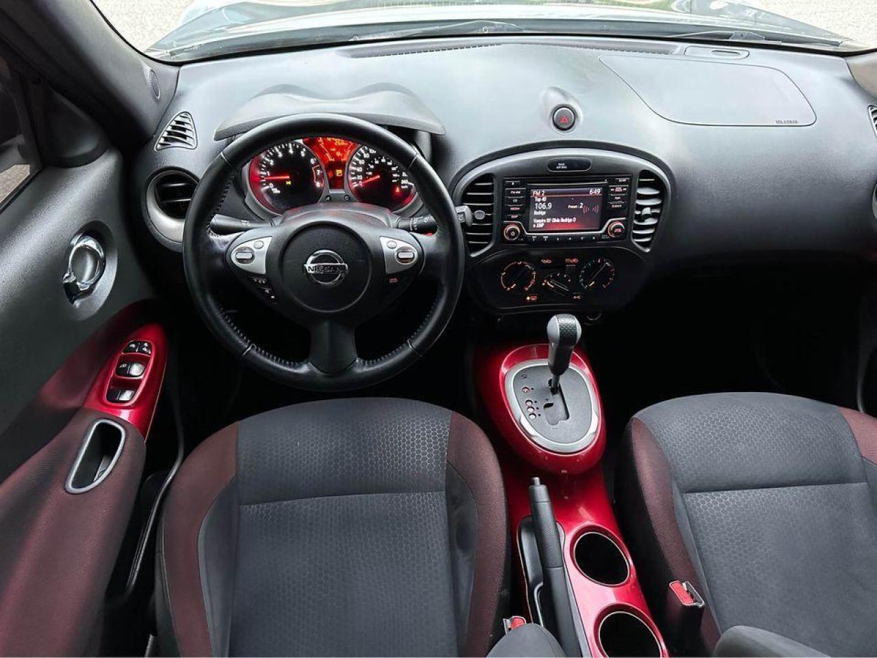 2016 Nissan Juke SV Photo4