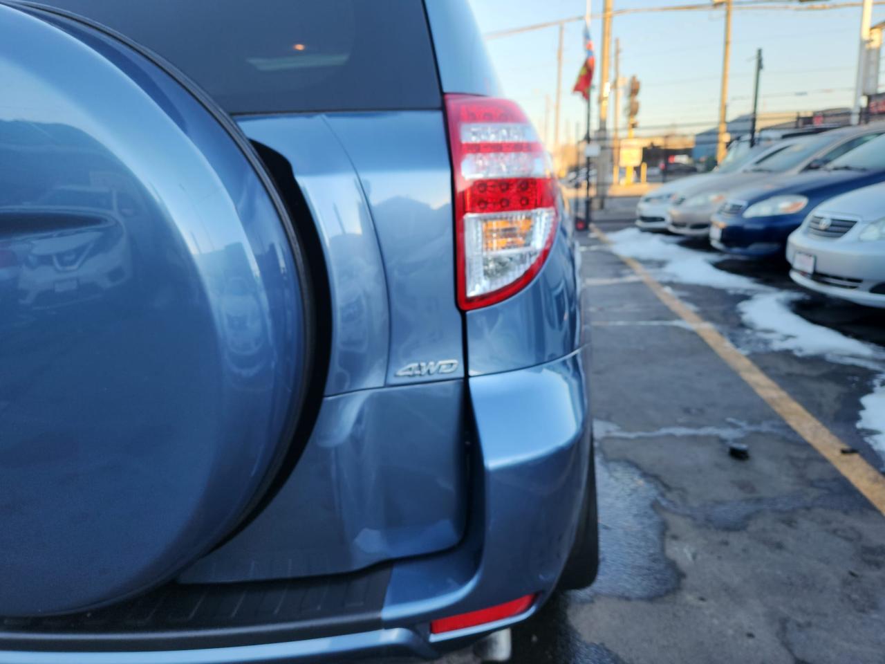 2010 Toyota RAV4  - Photo #11