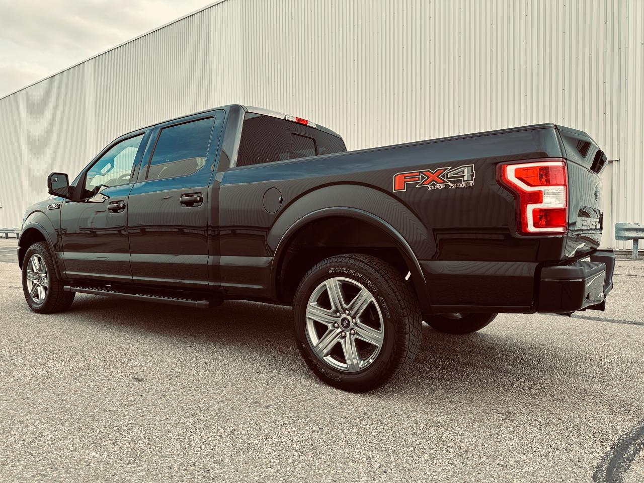 2019 Ford F-150 Super Crew FX4 Triple Black 5.0 Litre - 6.66 F Box