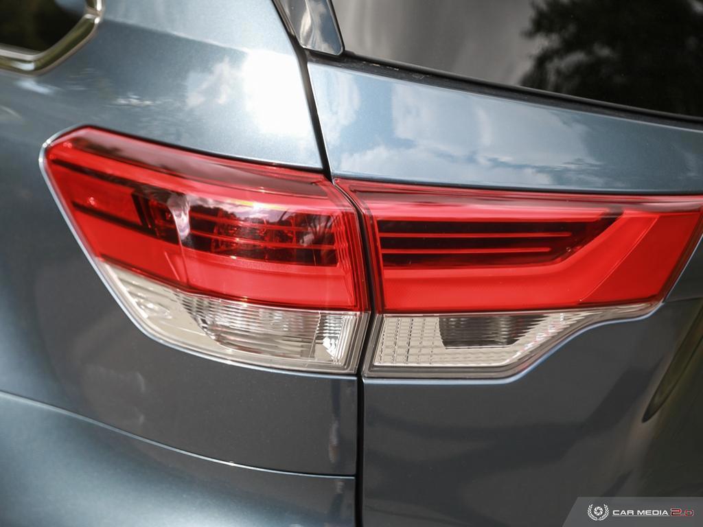 2019 Toyota Highlander XLE - Photo #11