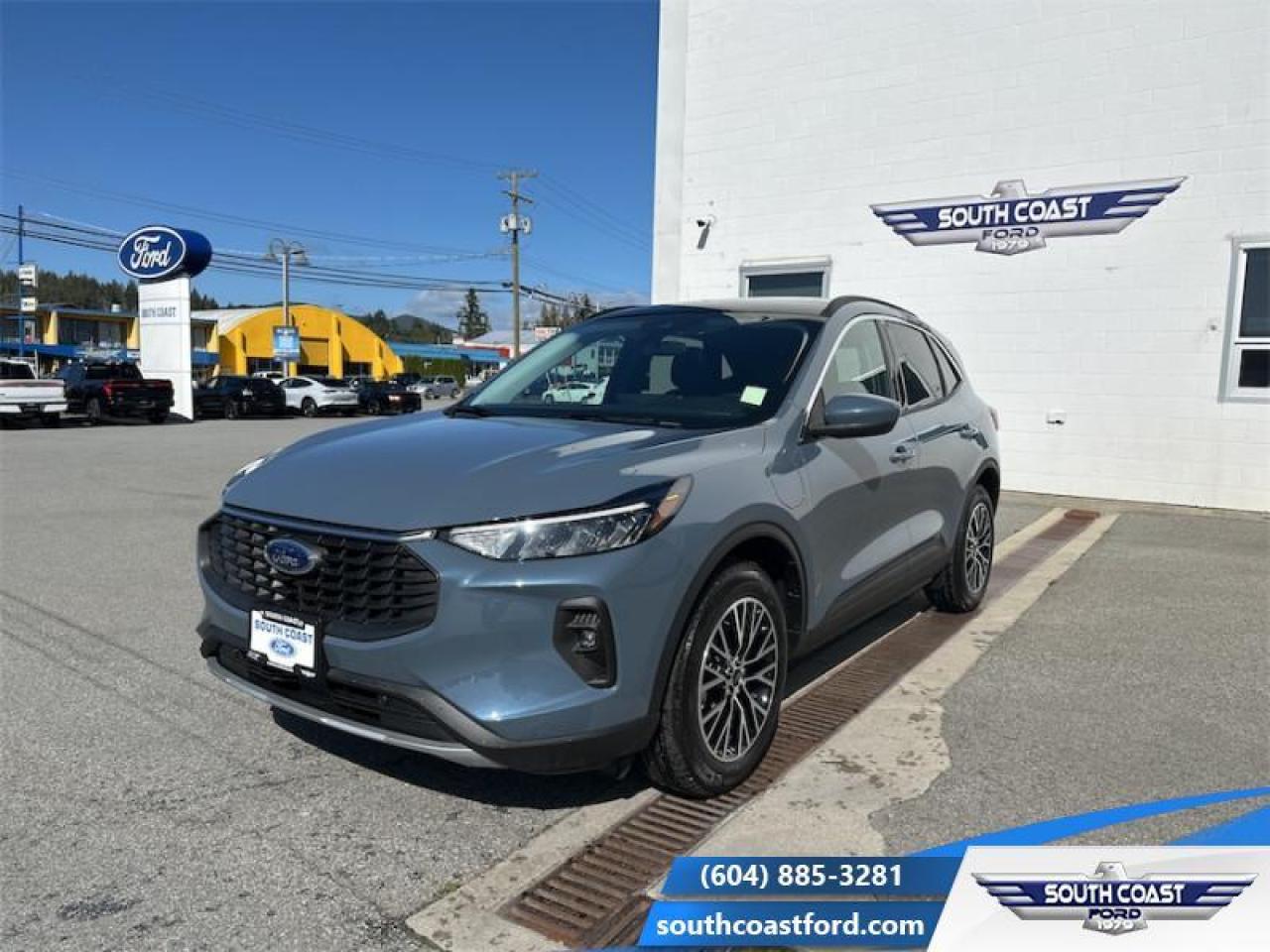 2023 Ford Escape PHEV  - Sunroof Photo0