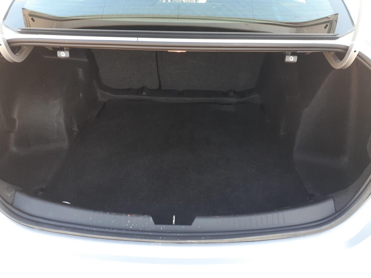 2018 Chevrolet Malibu LT, BU CAM, On Star Nav, Power Seat - Photo #8